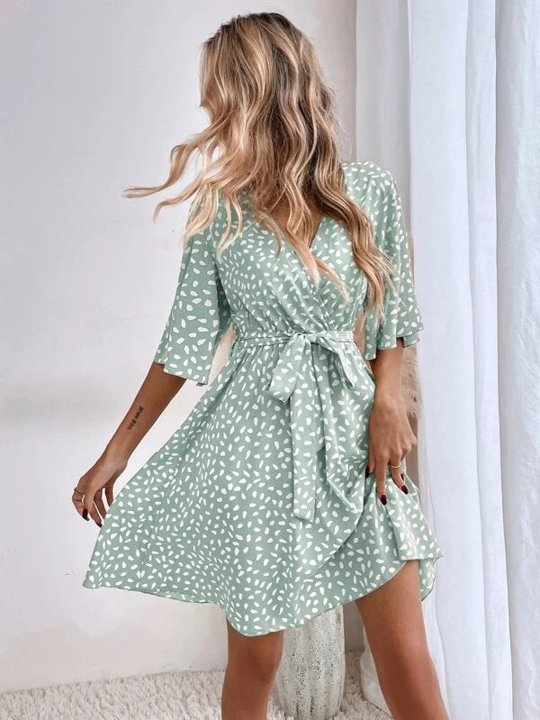 2025 New Explosion V-Neck Short Sleeve Waisted Peplum Dresses