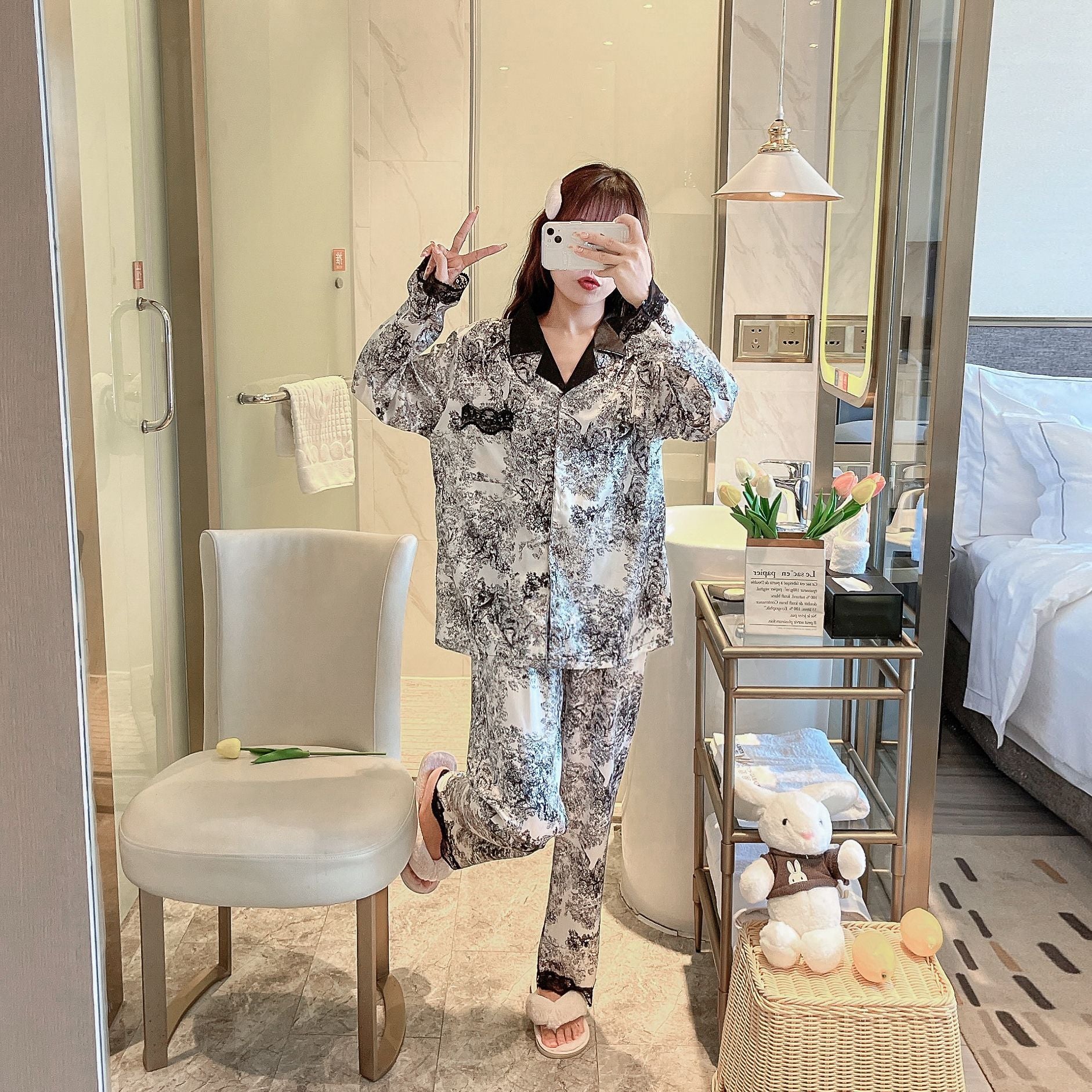 （30% Off Any Two Items）New women's pajamas ice silk long-sleeved silk thin section of the spring and fall home clothing suit